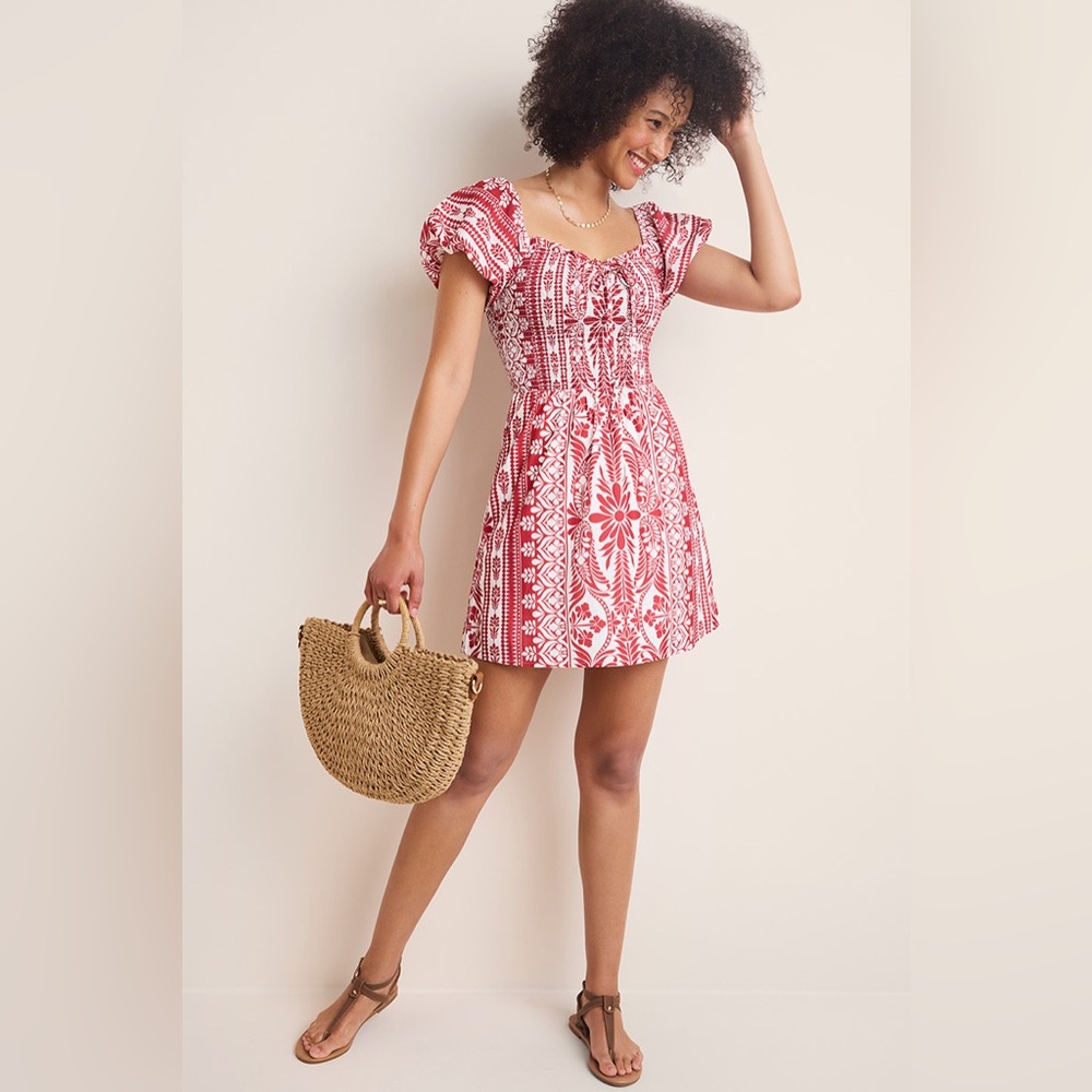 ✨Francesca's Susan Smocked Floral Mini Dress Size L